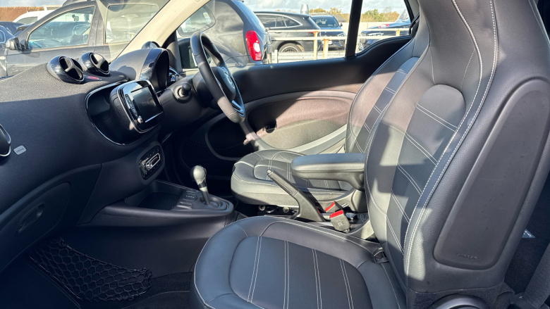 Smart EQ fortwo coupe 60kW EQ Prime Exclusive 17kWh 2dr Auto [22kWCh] Electric Coupe